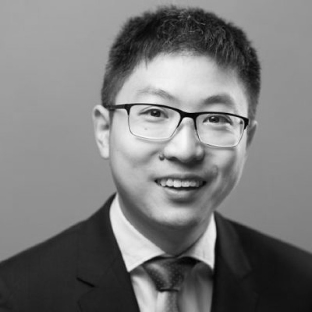 Jun Xiao headshot