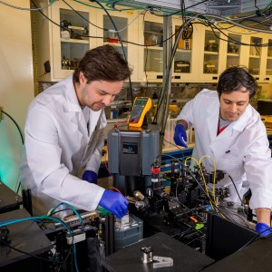 Protein qubit lab
