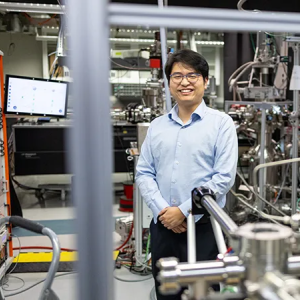 Shuolong Yang in lab